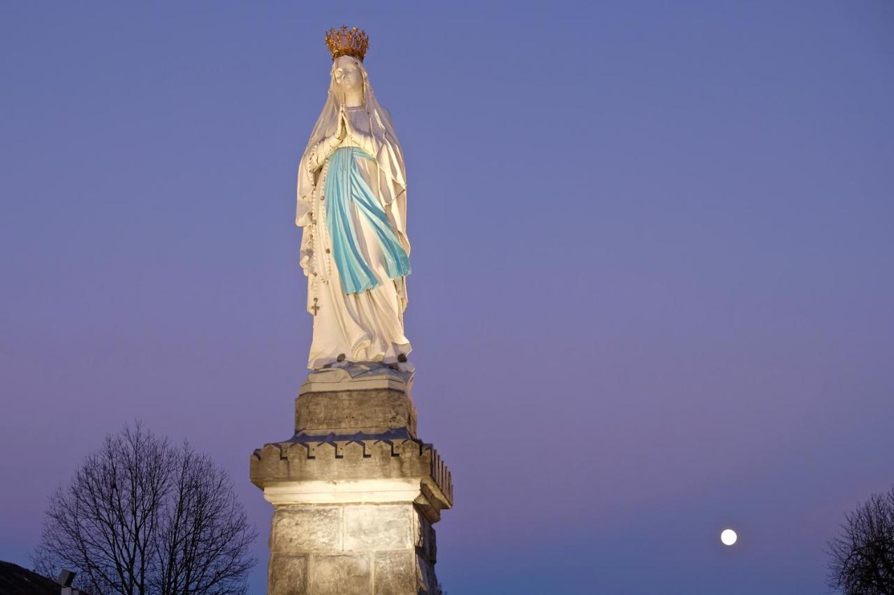 Au Berceau De Bernadette Panzió Lourdes Kültér fotó